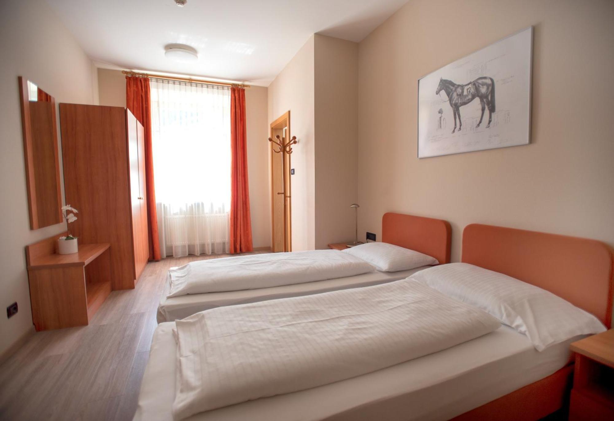 Cavallino S'roessl 3* Meran
